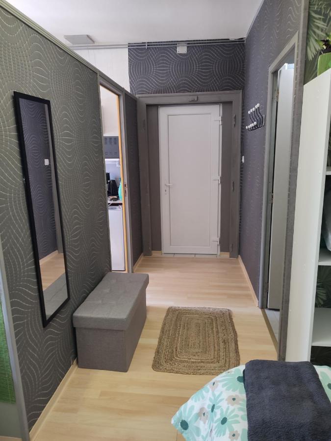 Studio Independant Acces Direct Autonome. Le Cateau-Cambresis المظهر الخارجي الصورة